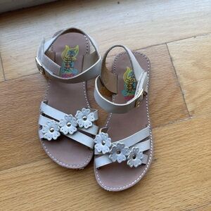 Kids beige Floral Sandals